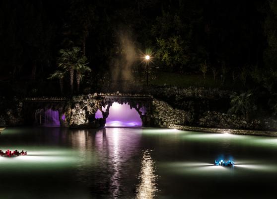    villa dei cedri di notte: San silvestro, la grotta del lago